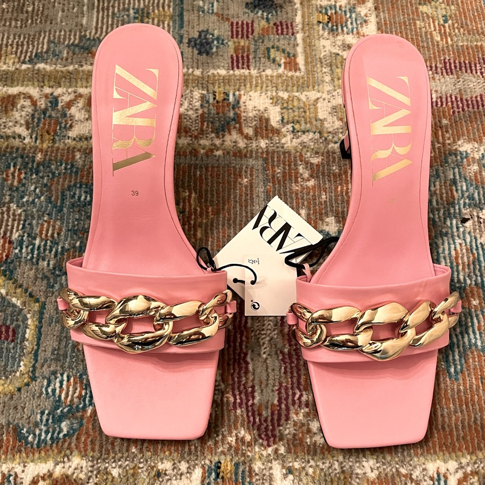Zara NWT Pink Sandal w gold chain